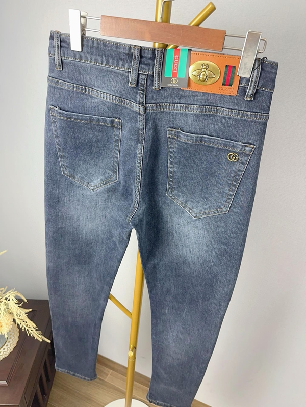 ブランドジーンズ角部分ディテール